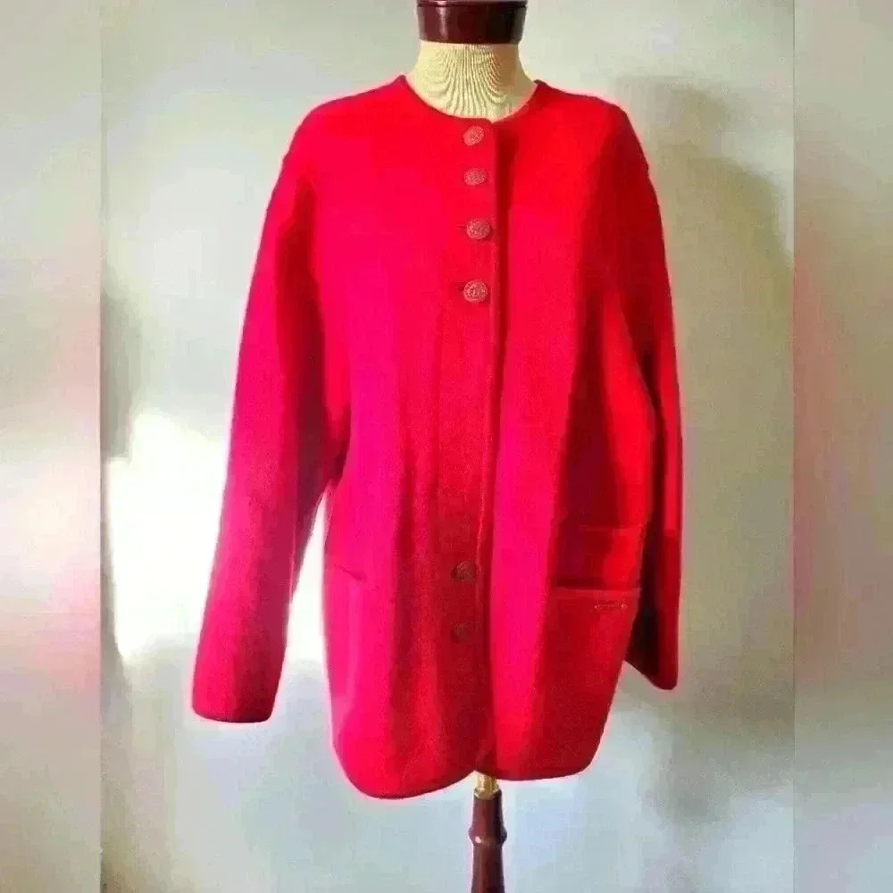 GEIGER COLLECTIONS Austria virgin  wool jacket with lion buttons. Size 42 (L)